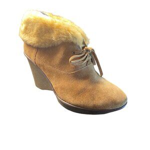 B. Makowsky Womens beige tan Faux Fur Lined leather Suede heeled Ankle Boots 10